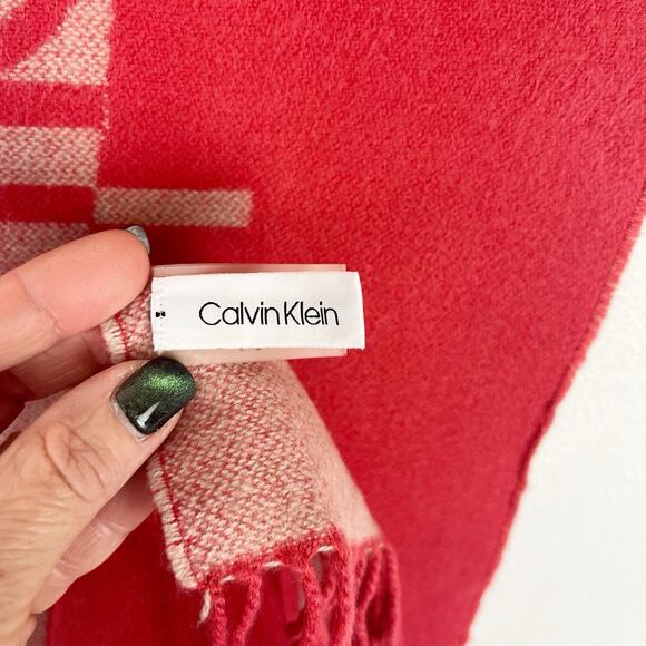 Calvin Klein Winter Scarf Fringe CK Logo Warm Wrap Cozy Peach Pink 11x66” - Picture 5 of 7